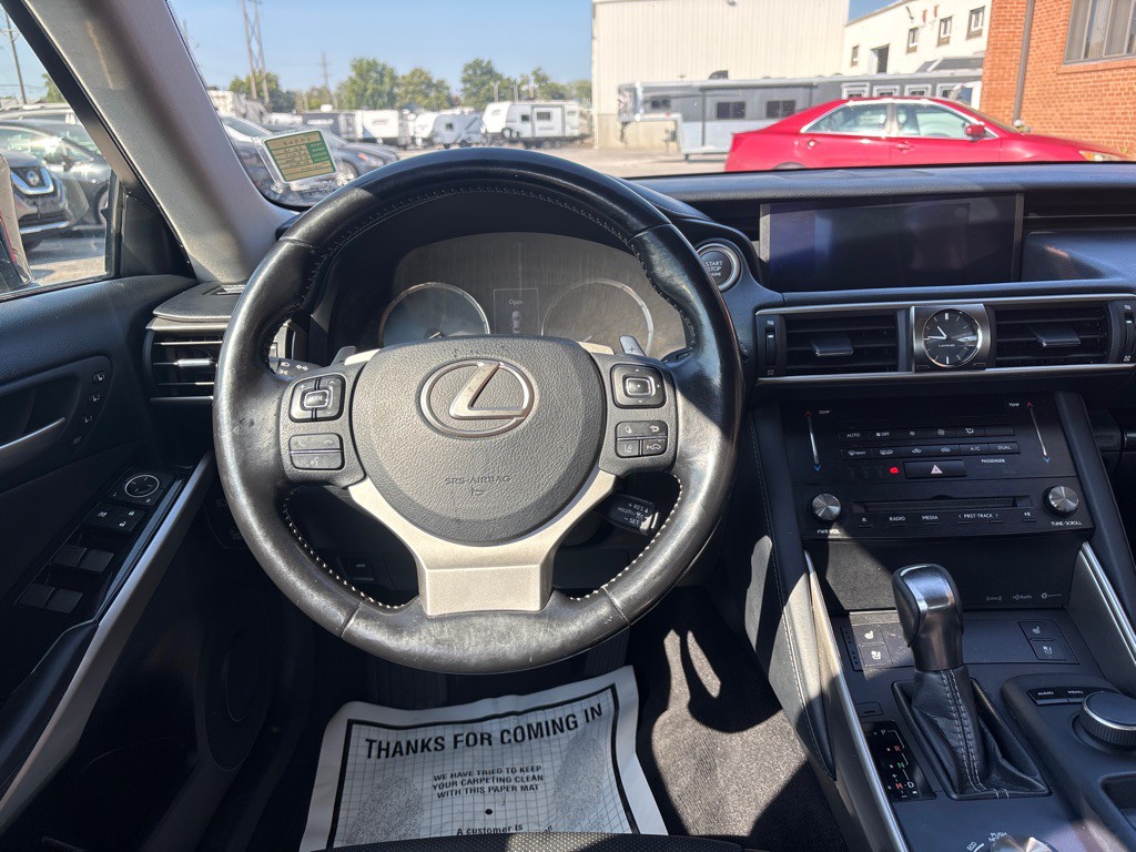 2018 Lexus IS 300 Image 18