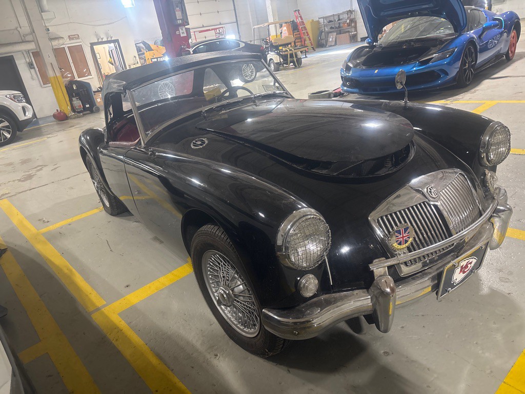1958 MG MGA Image 3
