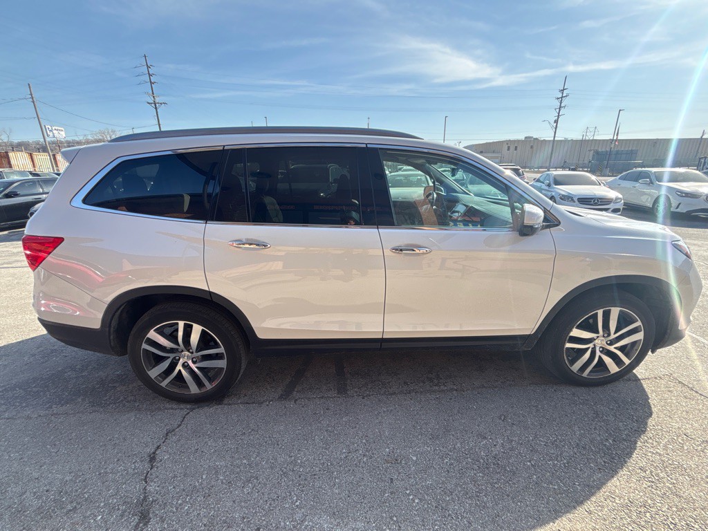 2017 Honda Pilot Image 5