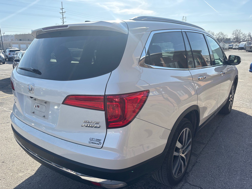 2017 Honda Pilot Image 6