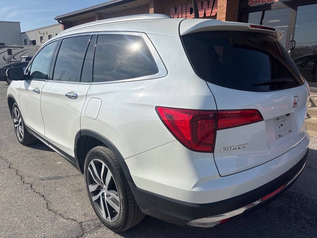 2017 Honda Pilot Image 8