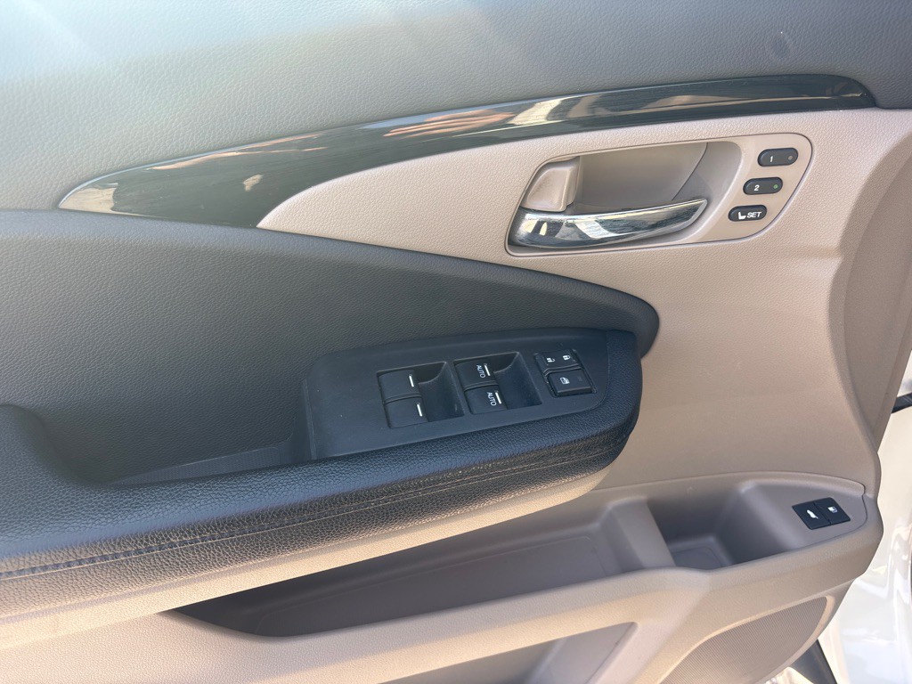 2017 Honda Pilot Image 9