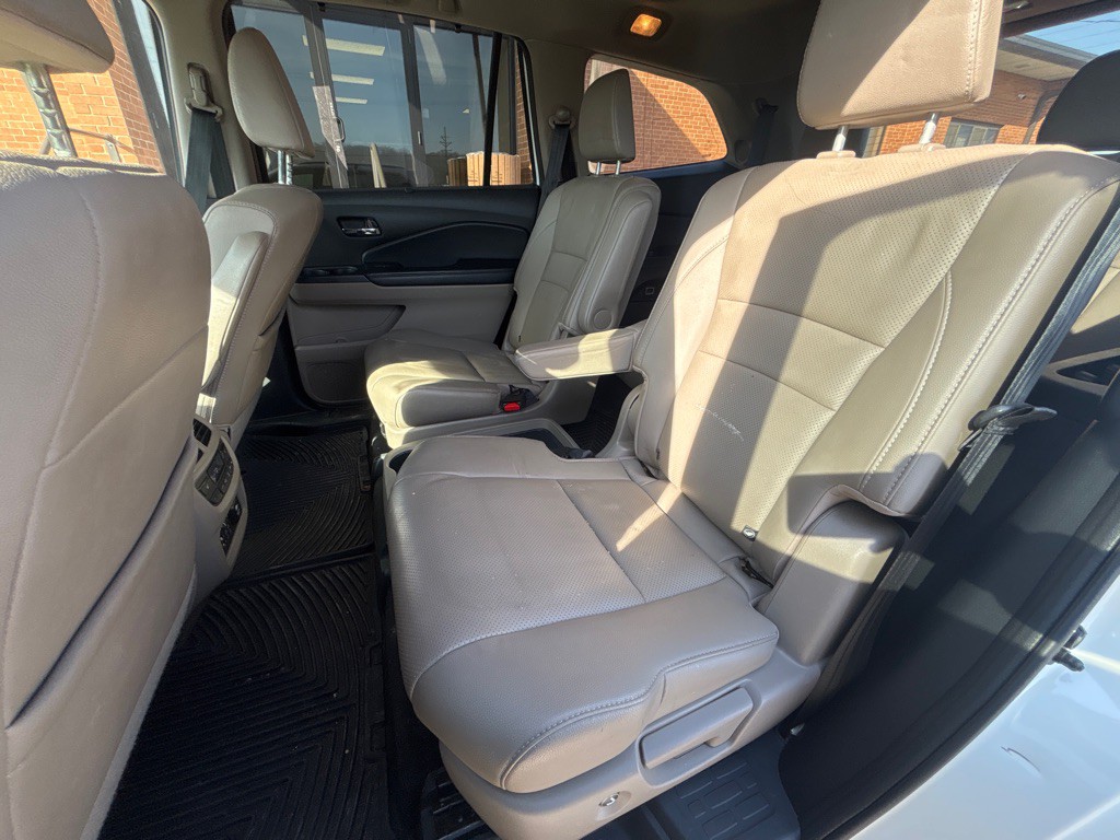 2017 Honda Pilot Image 12