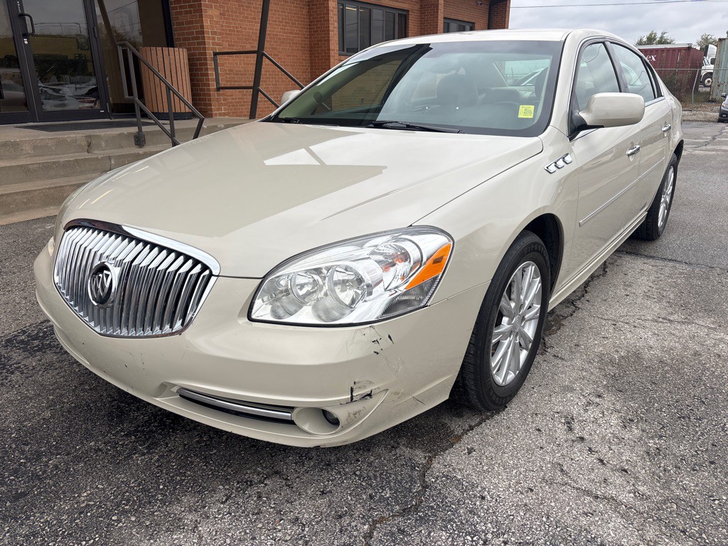 2011 Buick Lucerne Image 2