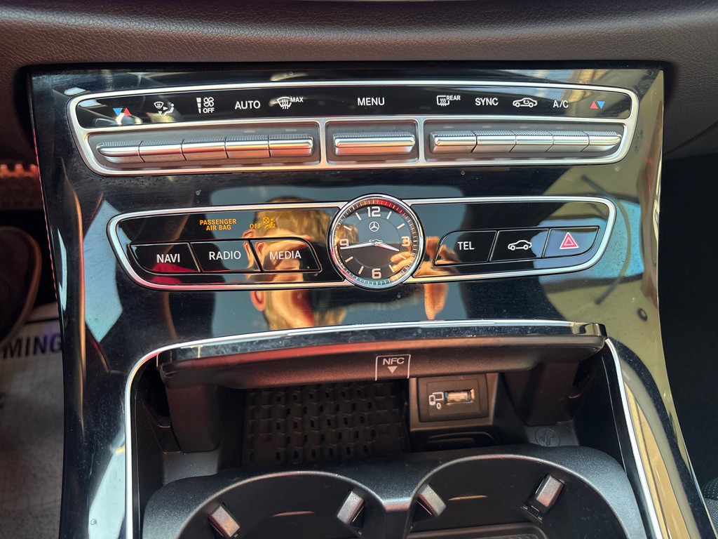 2017 Mercedes-Benz E-Class Image 28