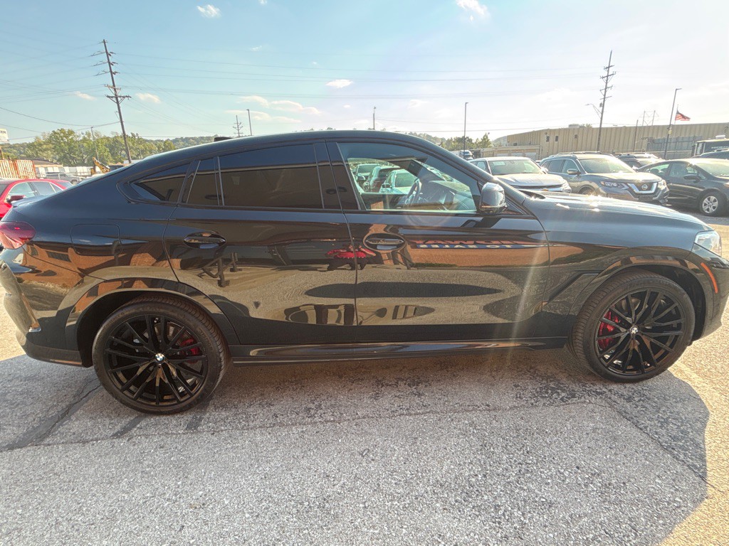 2023 BMW X6 Image 6