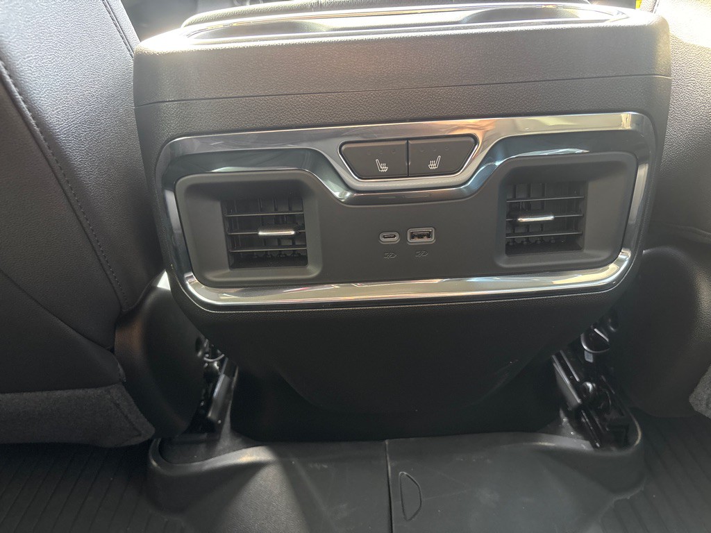 2025 Chevrolet Silverado 1500 Image 16