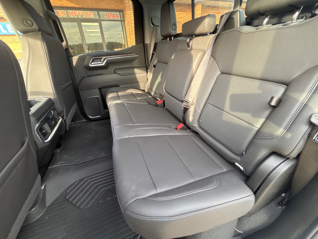 2025 Chevrolet Silverado 1500 Image 17