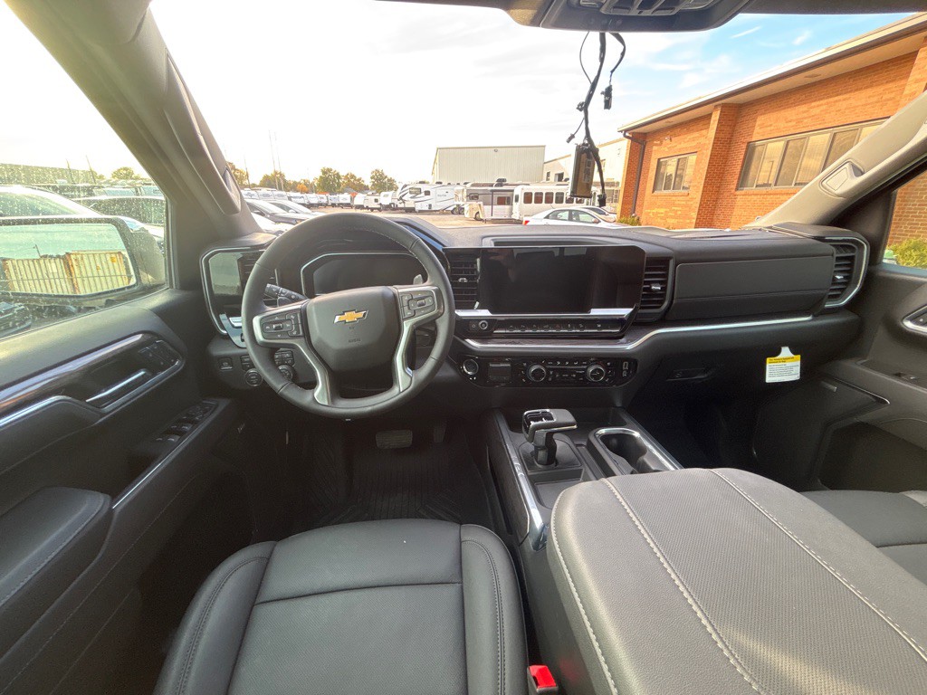 2025 Chevrolet Silverado 1500 Image 18