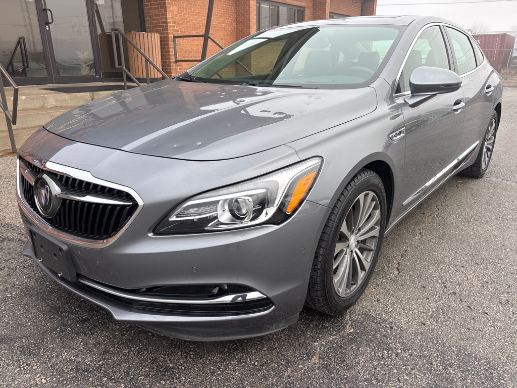 2018 Buick Lacrosse Image 2