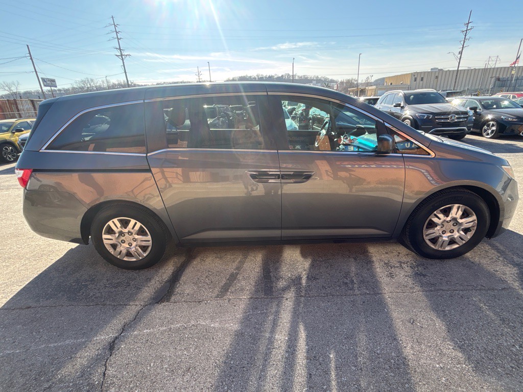 2011 Honda Odyssey Image 6