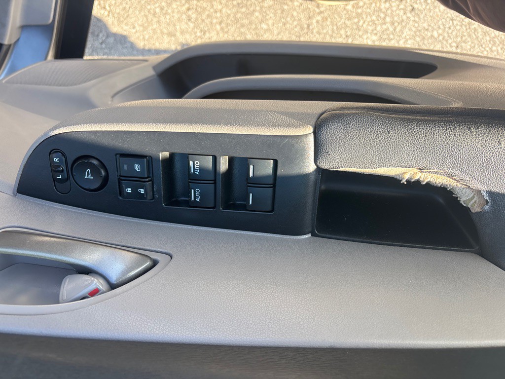 2011 Honda Odyssey Image 11