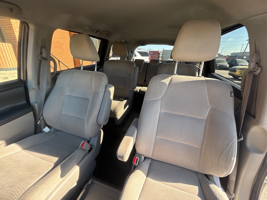 2011 Honda Odyssey Image 14