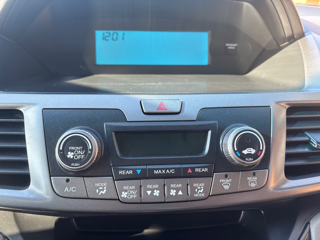 2011 Honda Odyssey Image 21