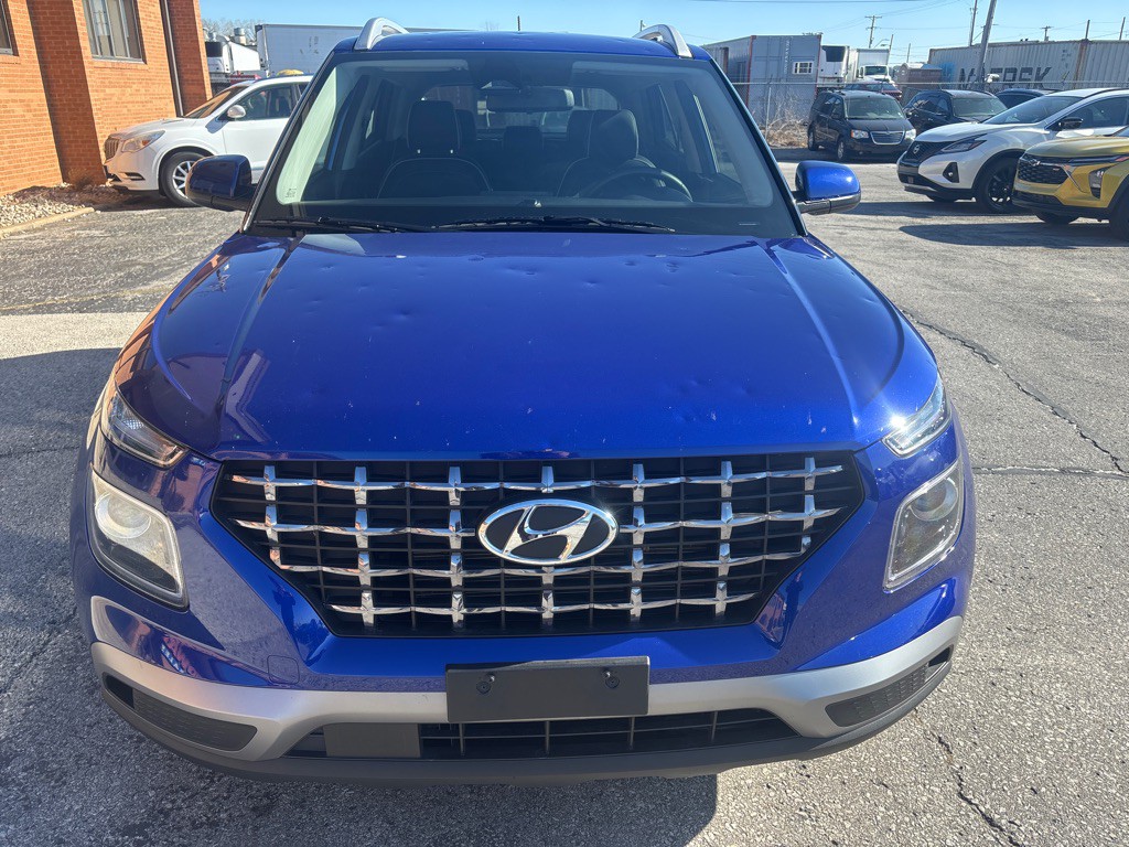 2025 Hyundai Venue Image 3