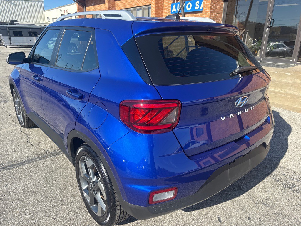 2025 Hyundai Venue Image 12