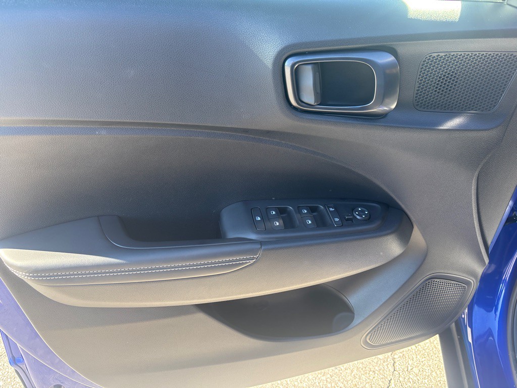 2025 Hyundai Venue Image 16