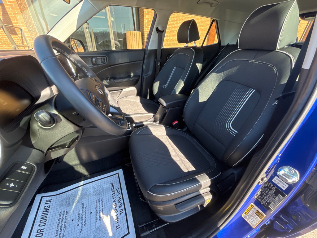 2025 Hyundai Venue Image 17