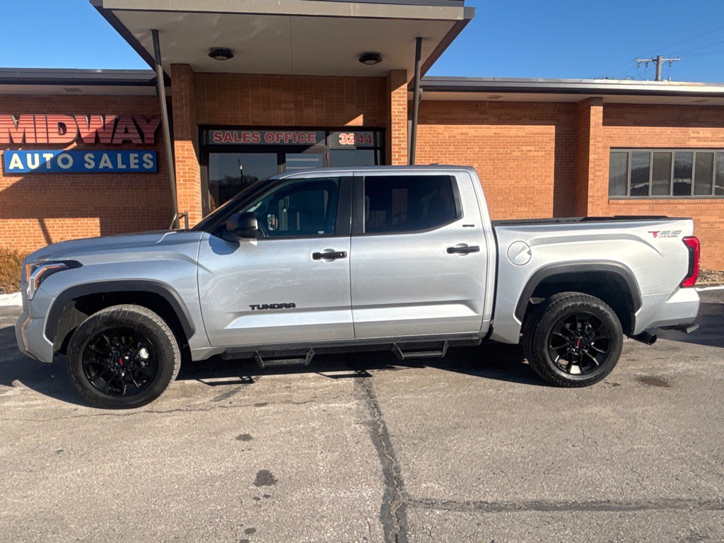 2024 Toyota Tundra Image 1