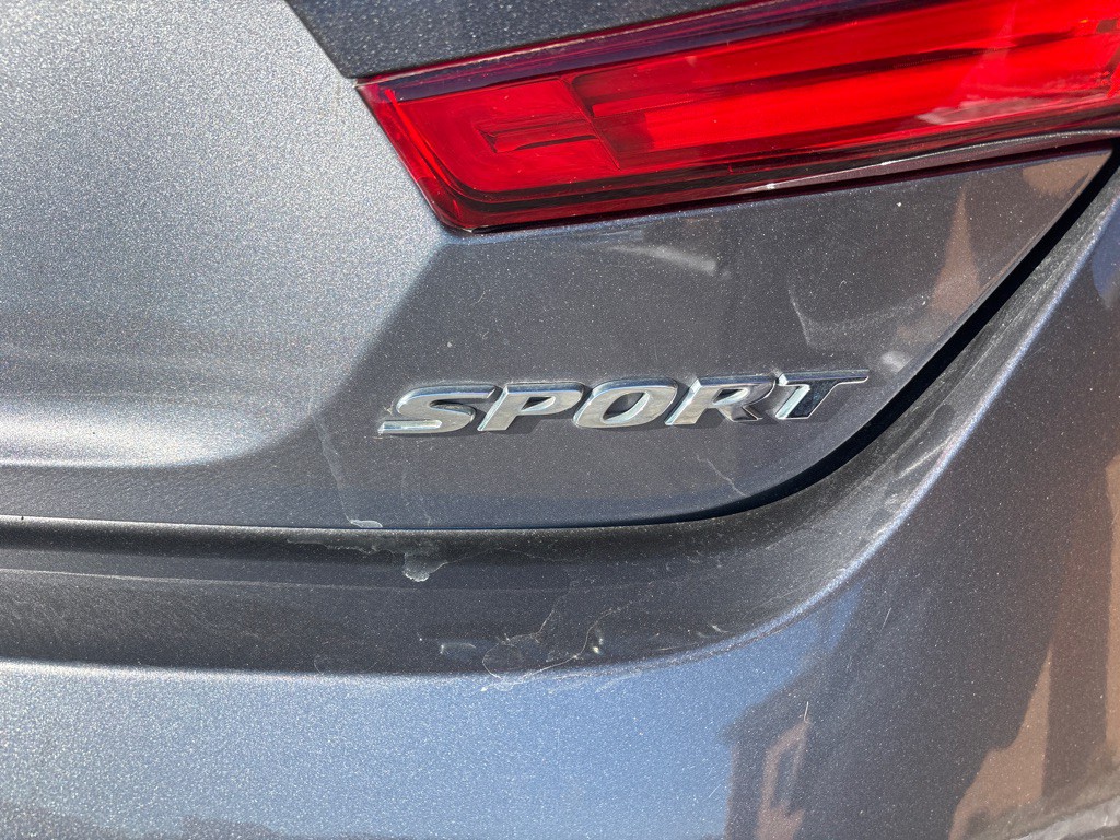 2019 Honda Accord Image 8