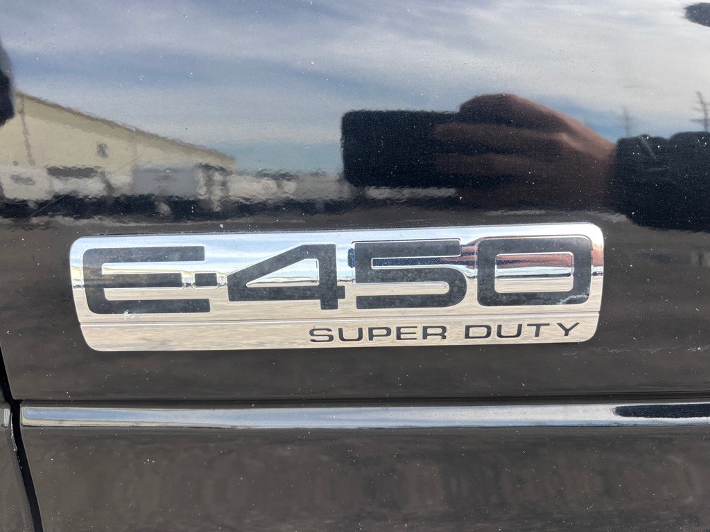 2019 Ford Econoline Image 9