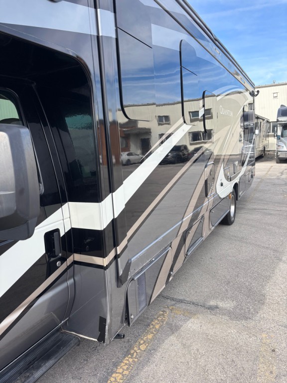 2019 Ford Econoline Image 15