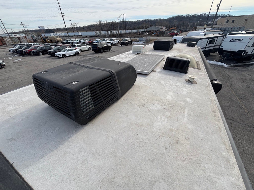 2019 Ford Econoline Image 25