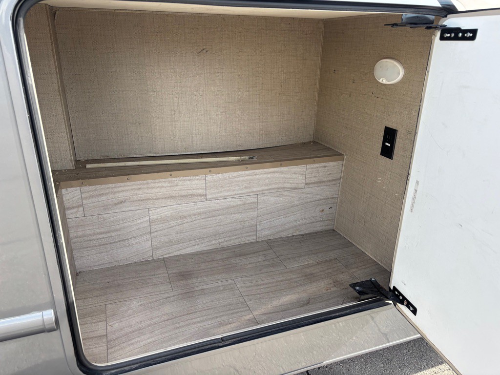 2019 Ford Econoline Image 30