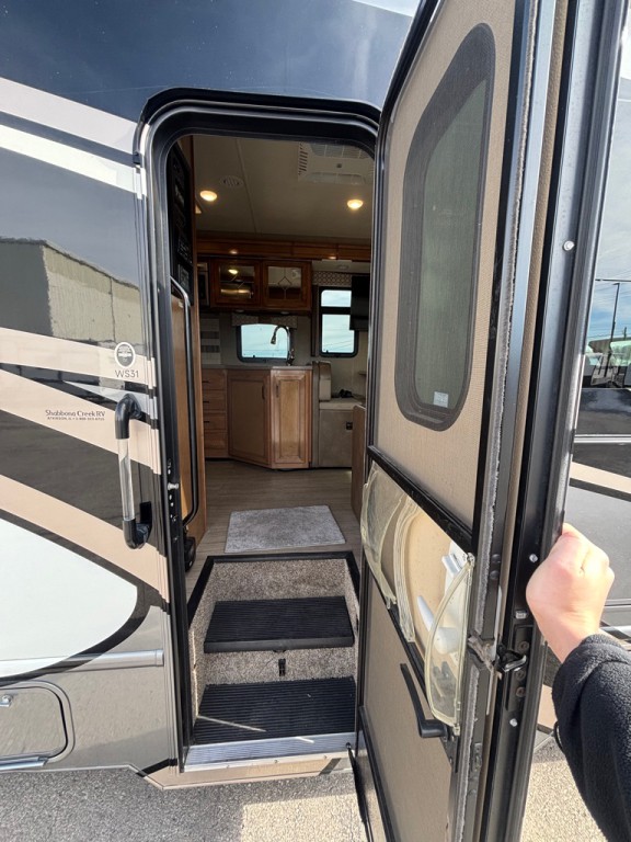 2019 Ford Econoline Image 33