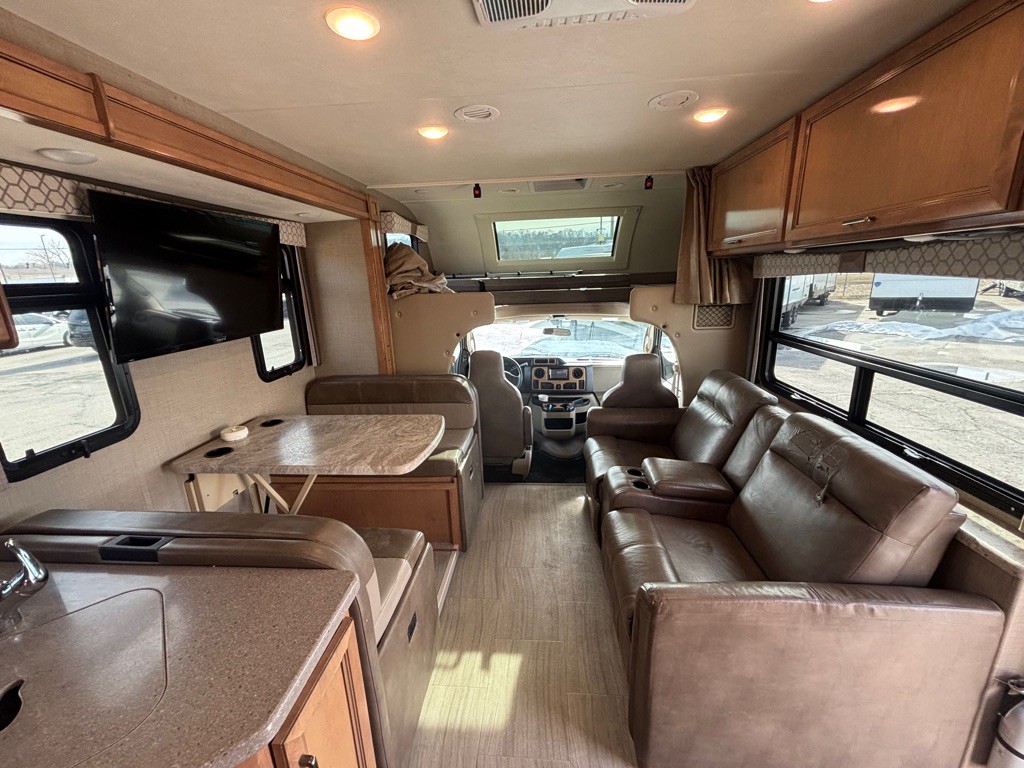 2019 Ford Econoline Image 34