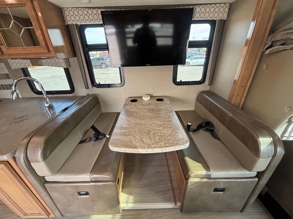 2019 Ford Econoline Image 35