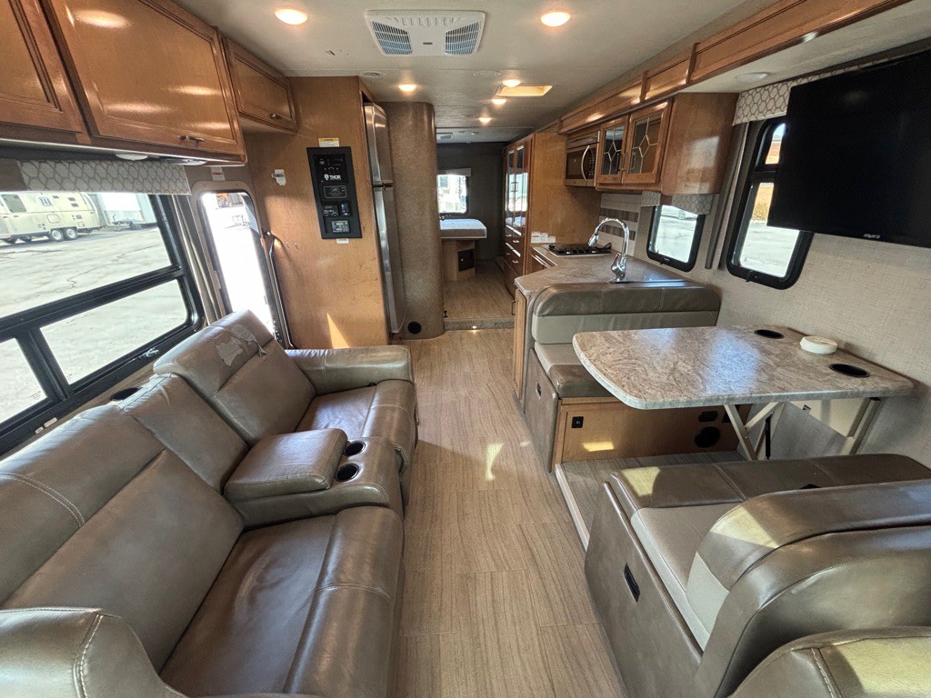 2019 Ford Econoline Image 39