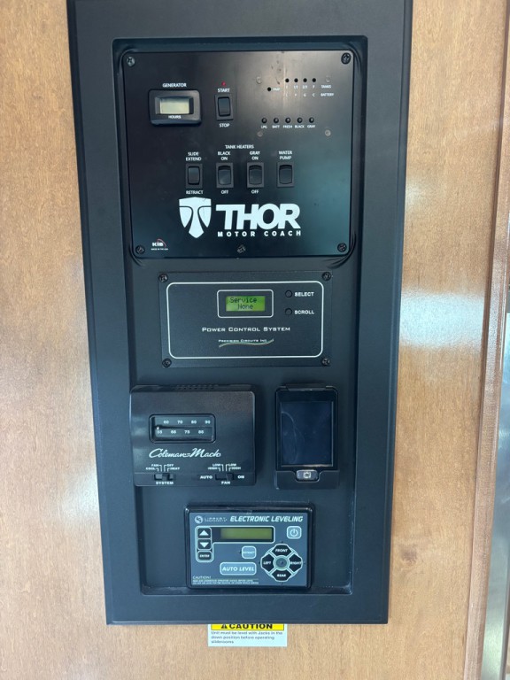 2019 Ford Econoline Image 40