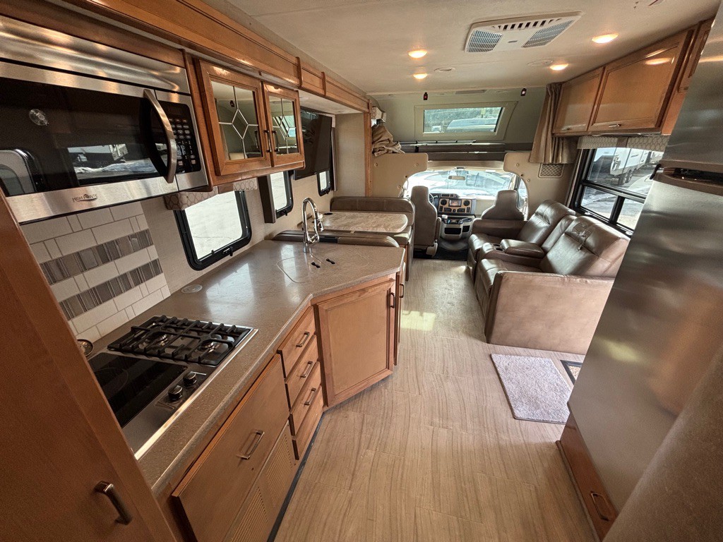 2019 Ford Econoline Image 46