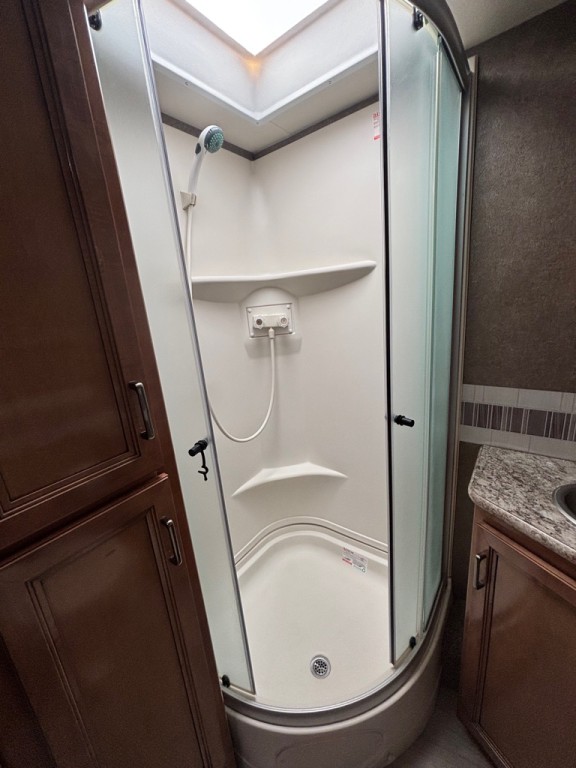 2019 Ford Econoline Image 48