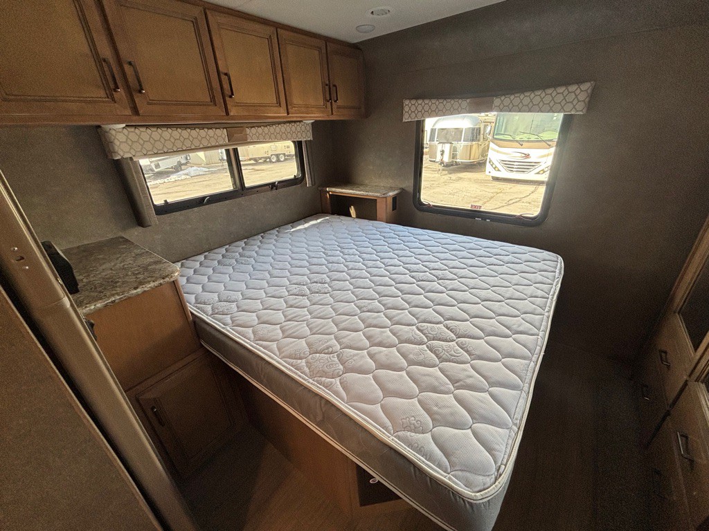 2019 Ford Econoline Image 51