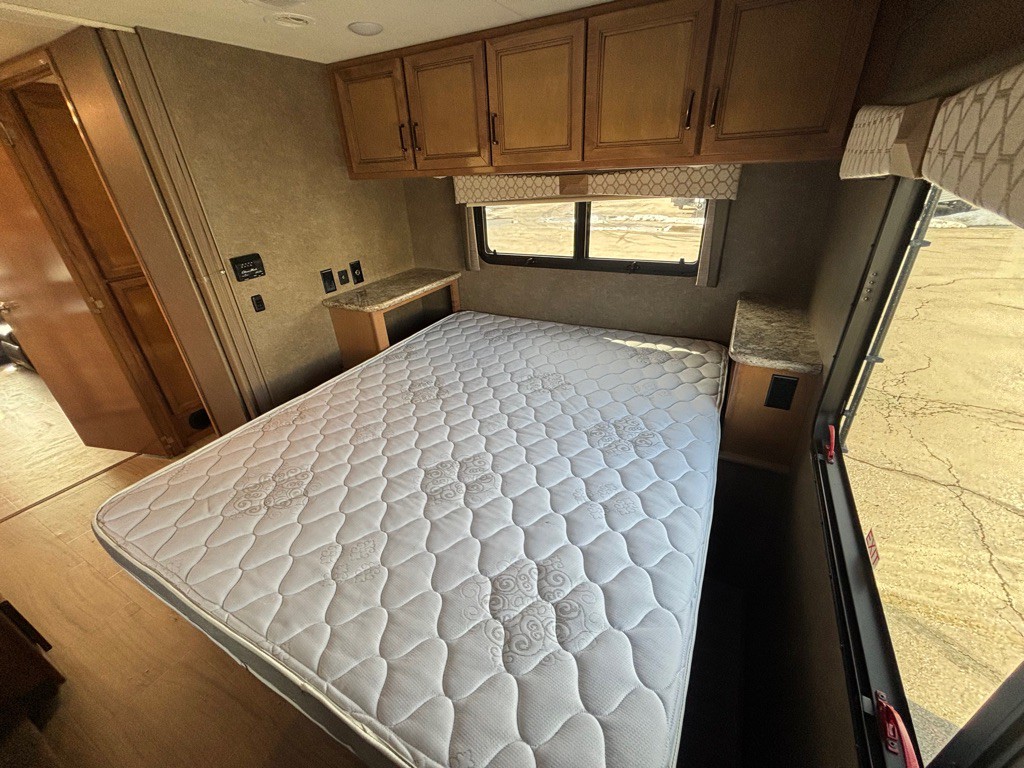 2019 Ford Econoline Image 52