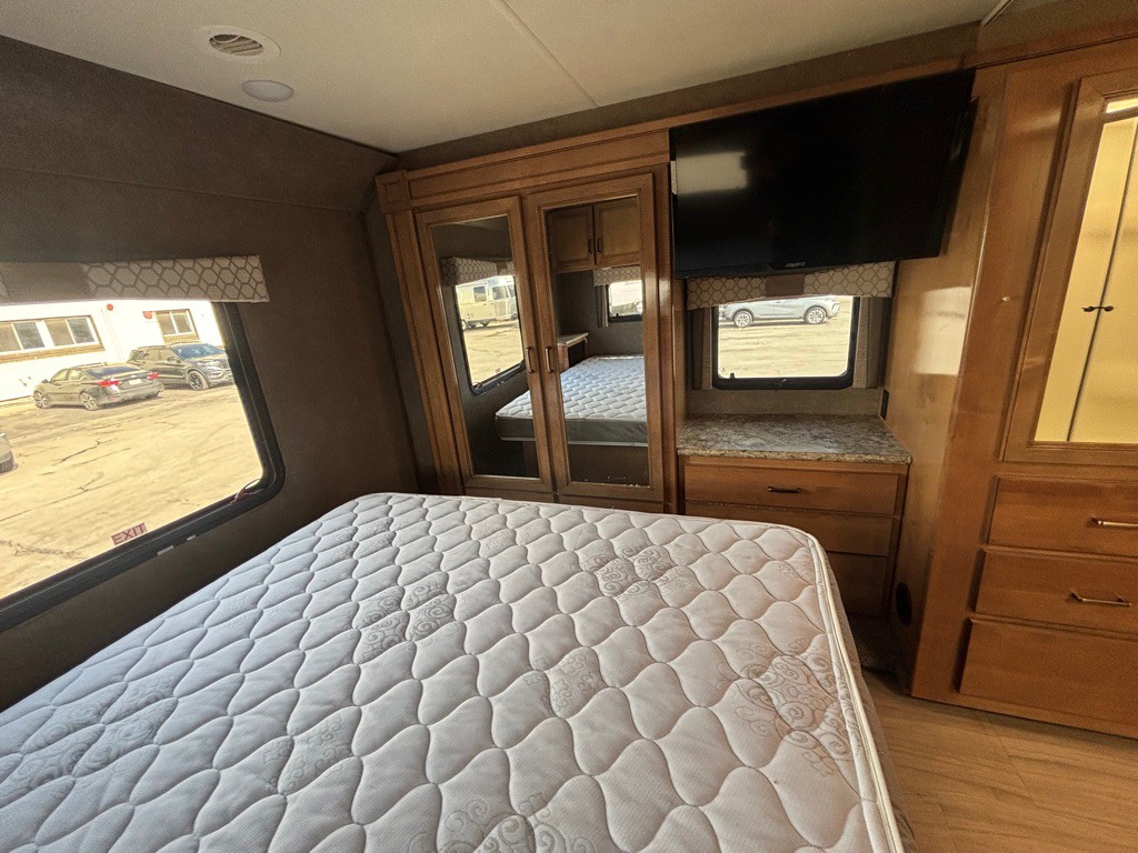 2019 Ford Econoline Image 53