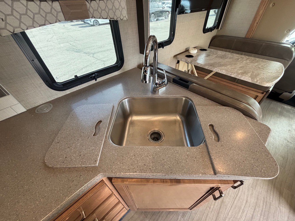 2019 Ford Econoline Image 58