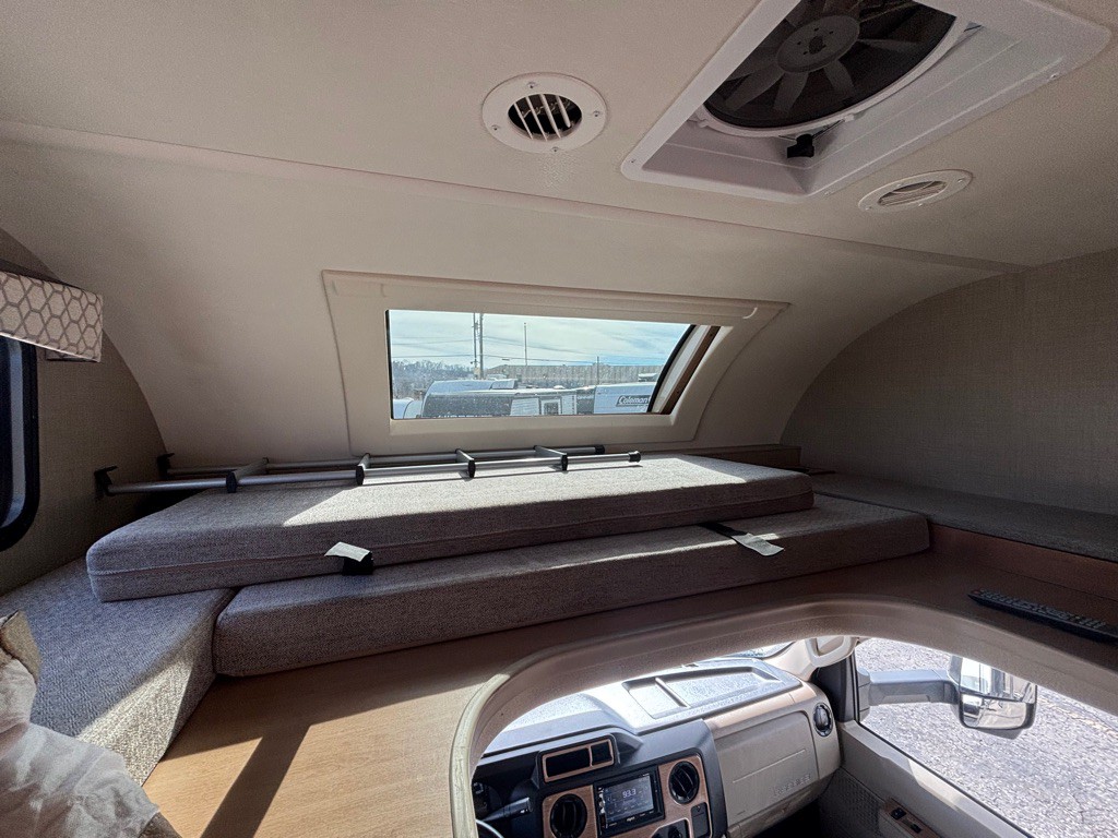 2019 Ford Econoline Image 62