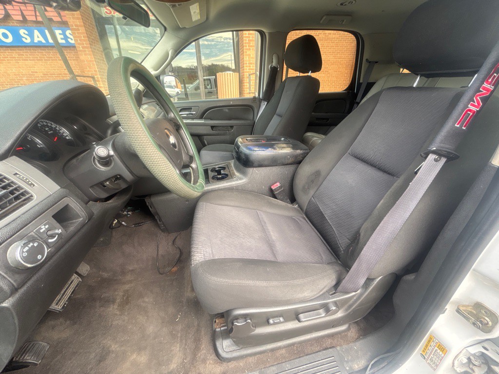 2011 Chevrolet Tahoe Image 12