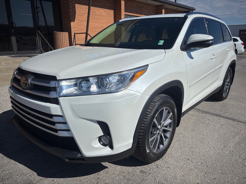 2019 Toyota Highlander Image 2