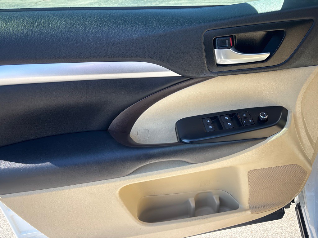 2019 Toyota Highlander Image 12