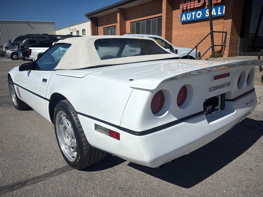 1990 Chevrolet Corvette Image 14