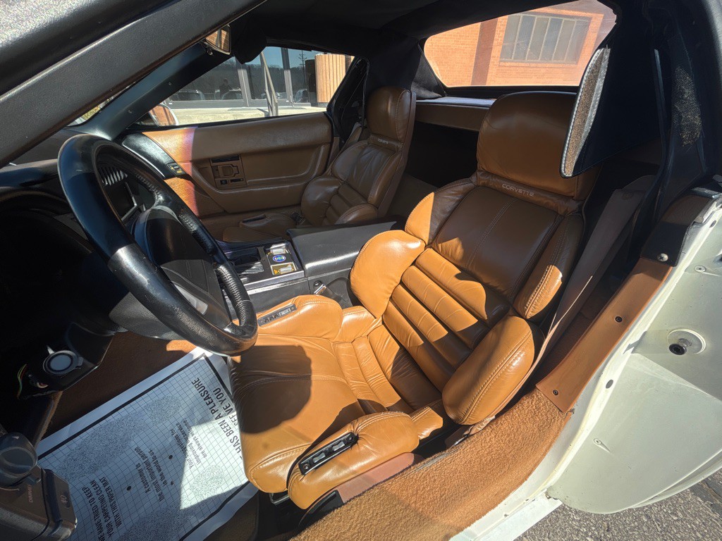 1990 Chevrolet Corvette Image 16