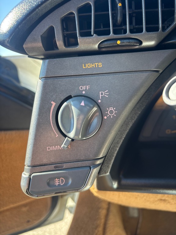 1990 Chevrolet Corvette Image 17