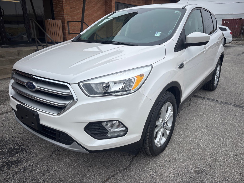 2017 Ford Escape Image 2