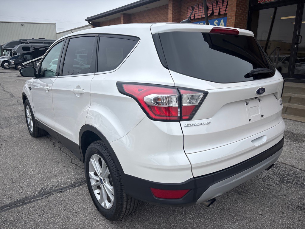 2017 Ford Escape Image 10