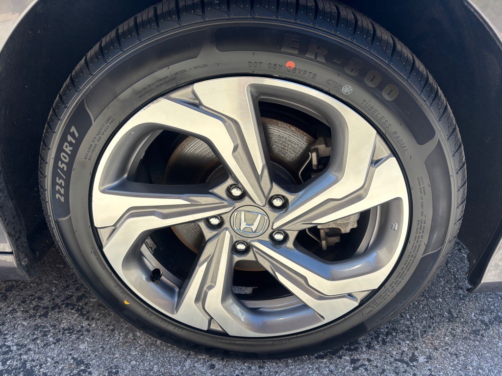 2018 Honda Accord Image 8