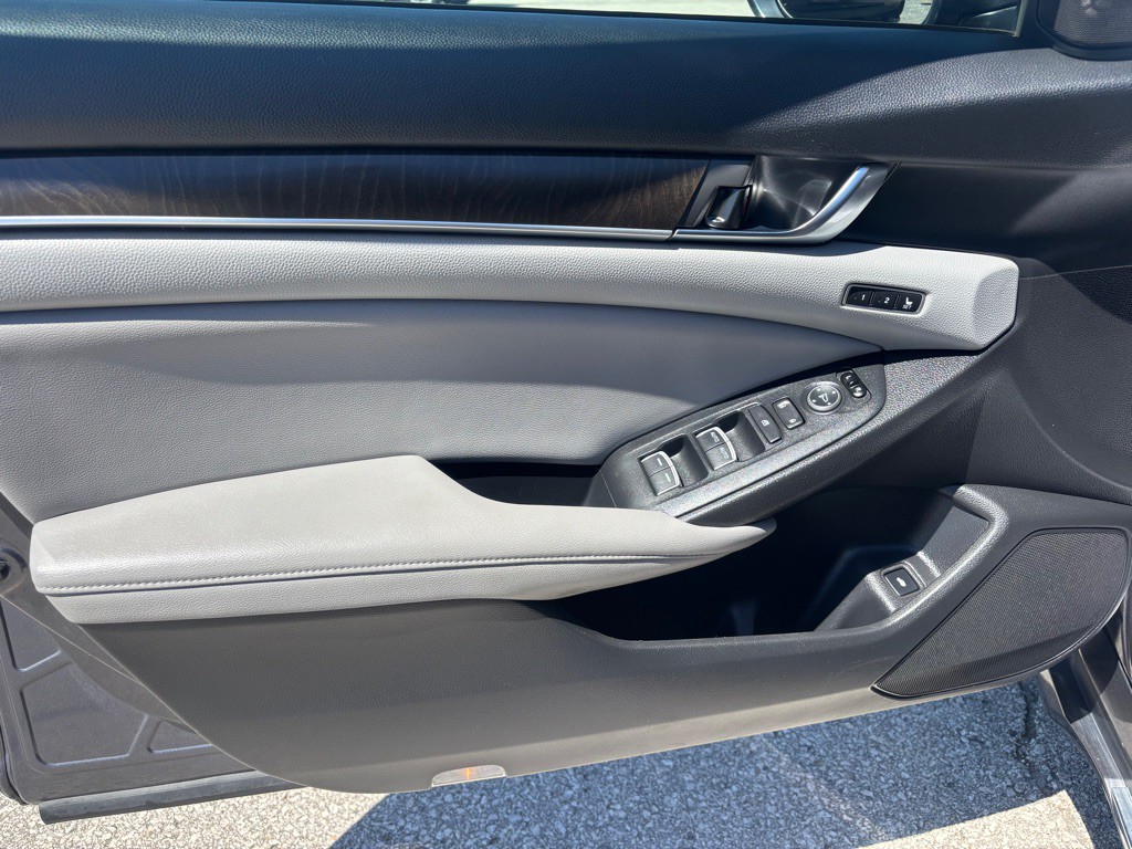 2018 Honda Accord Image 18